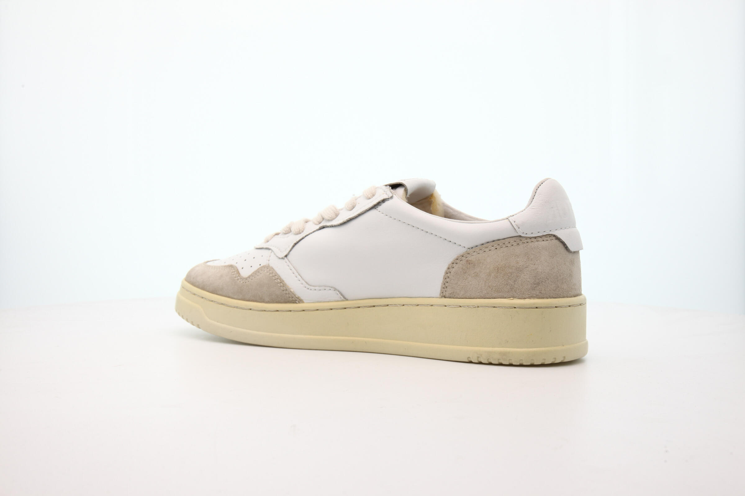 Autry Action Shoes MEDALIST LOW "WHITE"
