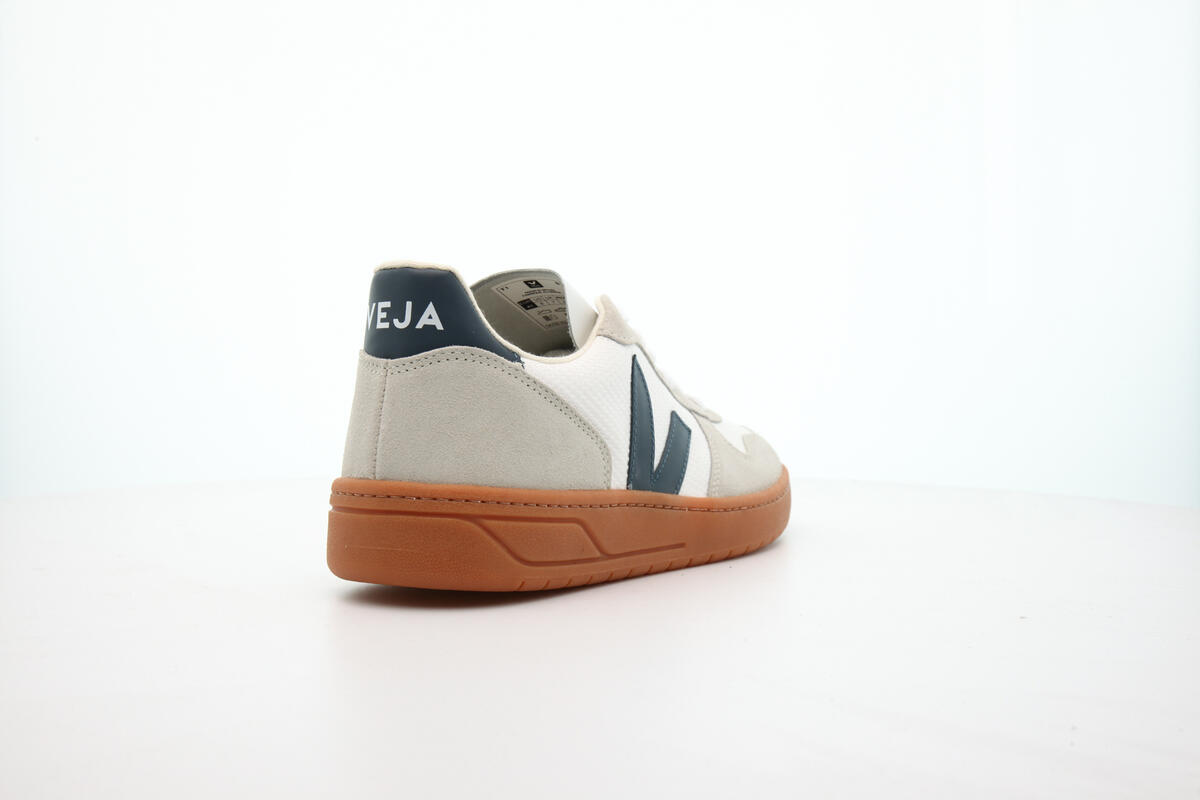 Veja V-10 'California' - Image 12