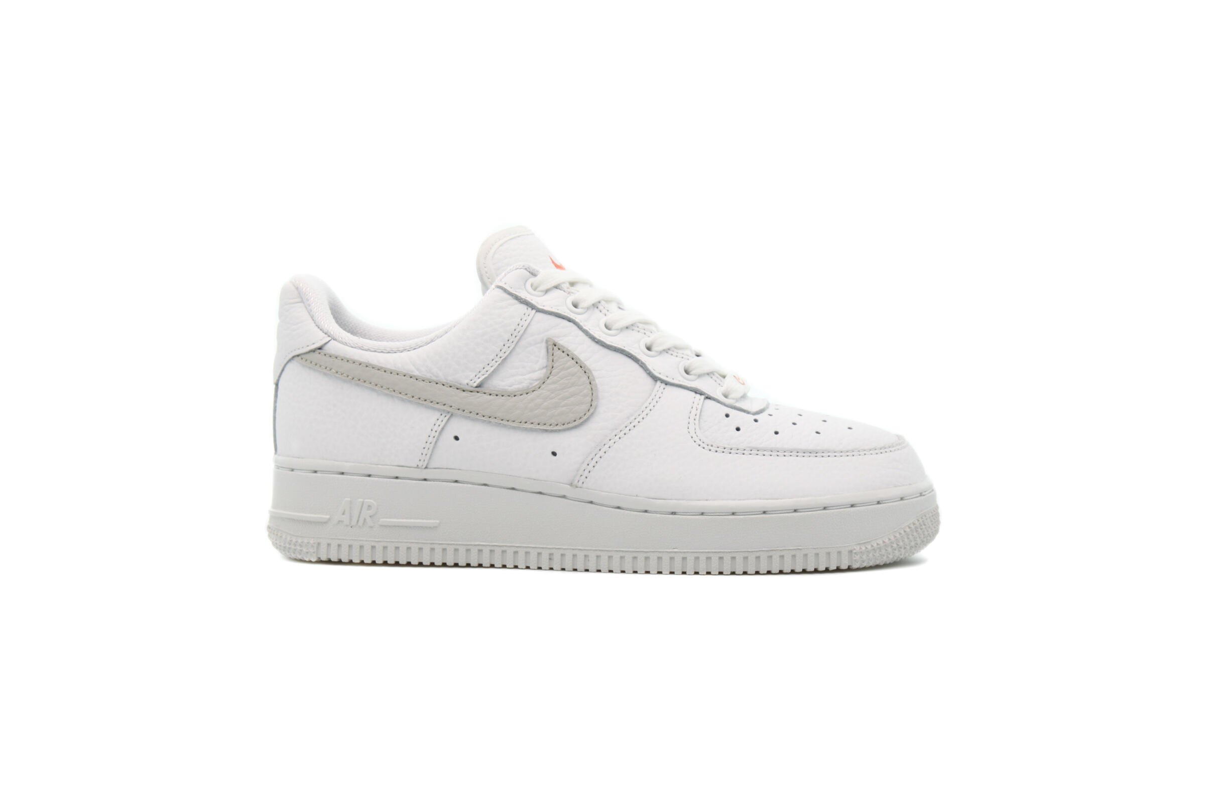 Nike WMNS AIR FORCE 1 '07 "SUMMIT WHITE"