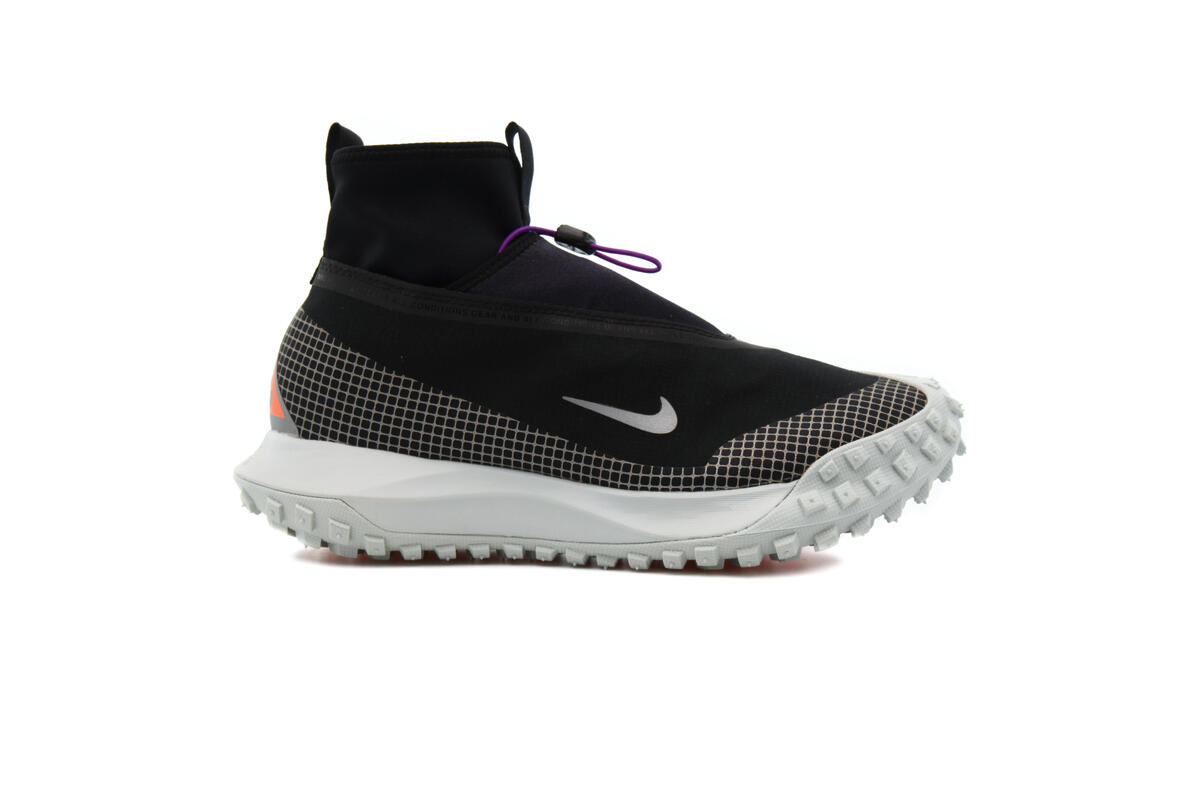 Nike ACG Mountain FLY Gore-Tex "Metallic Silver" (Women's) - Image 3