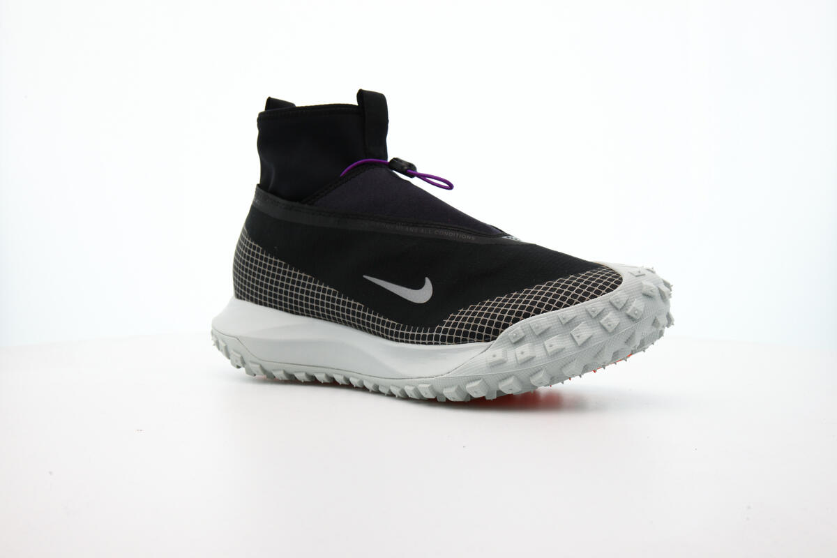 Nike ACG Mountain FLY Gore-Tex "Metallic Silver" (Women's) - Image 4