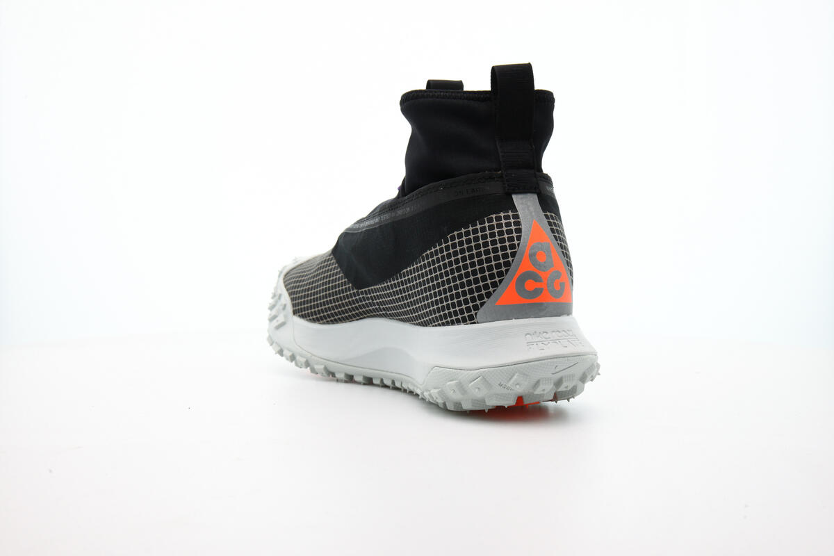 Nike ACG Mountain FLY Gore-Tex "Metallic Silver" (Women's) - Image 11