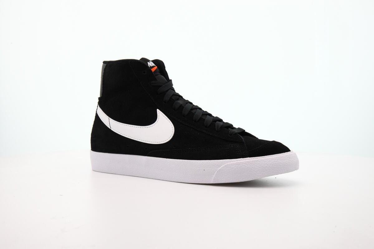 Nike Blazer Mid 77 Black / White - Image 3