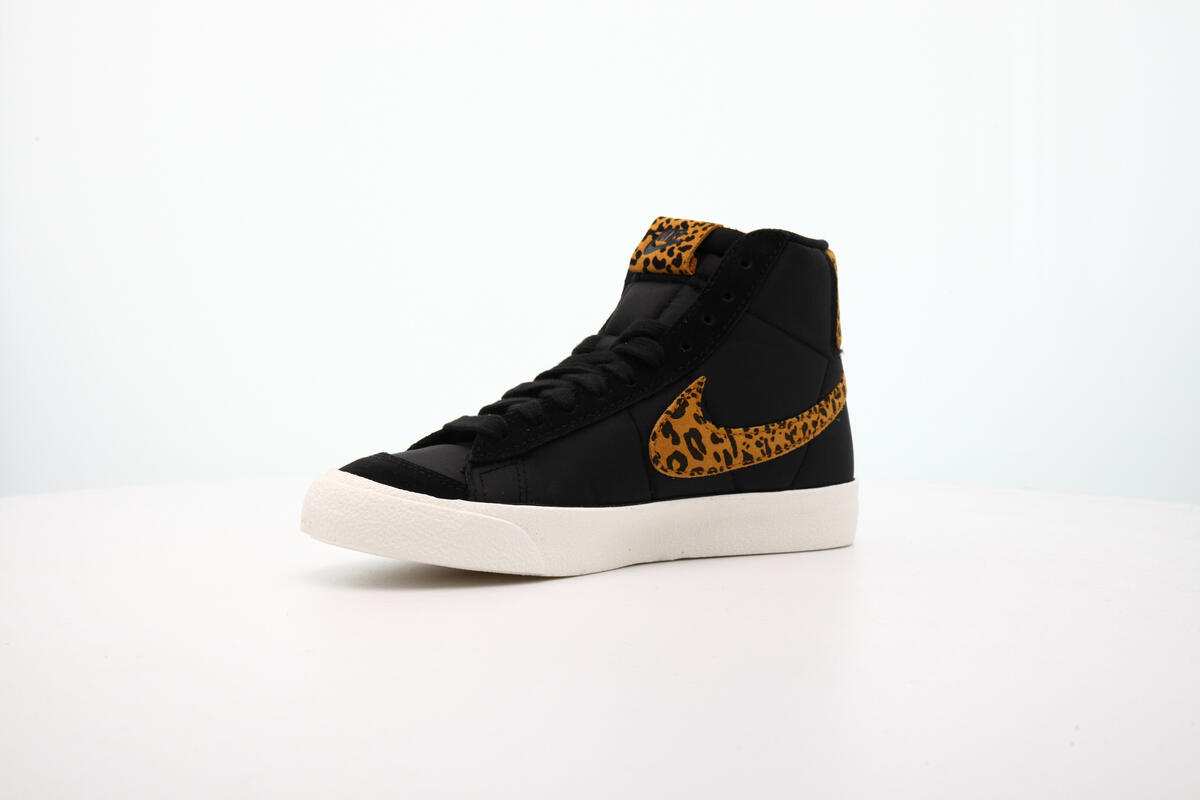 blazer mid 77 black sail
