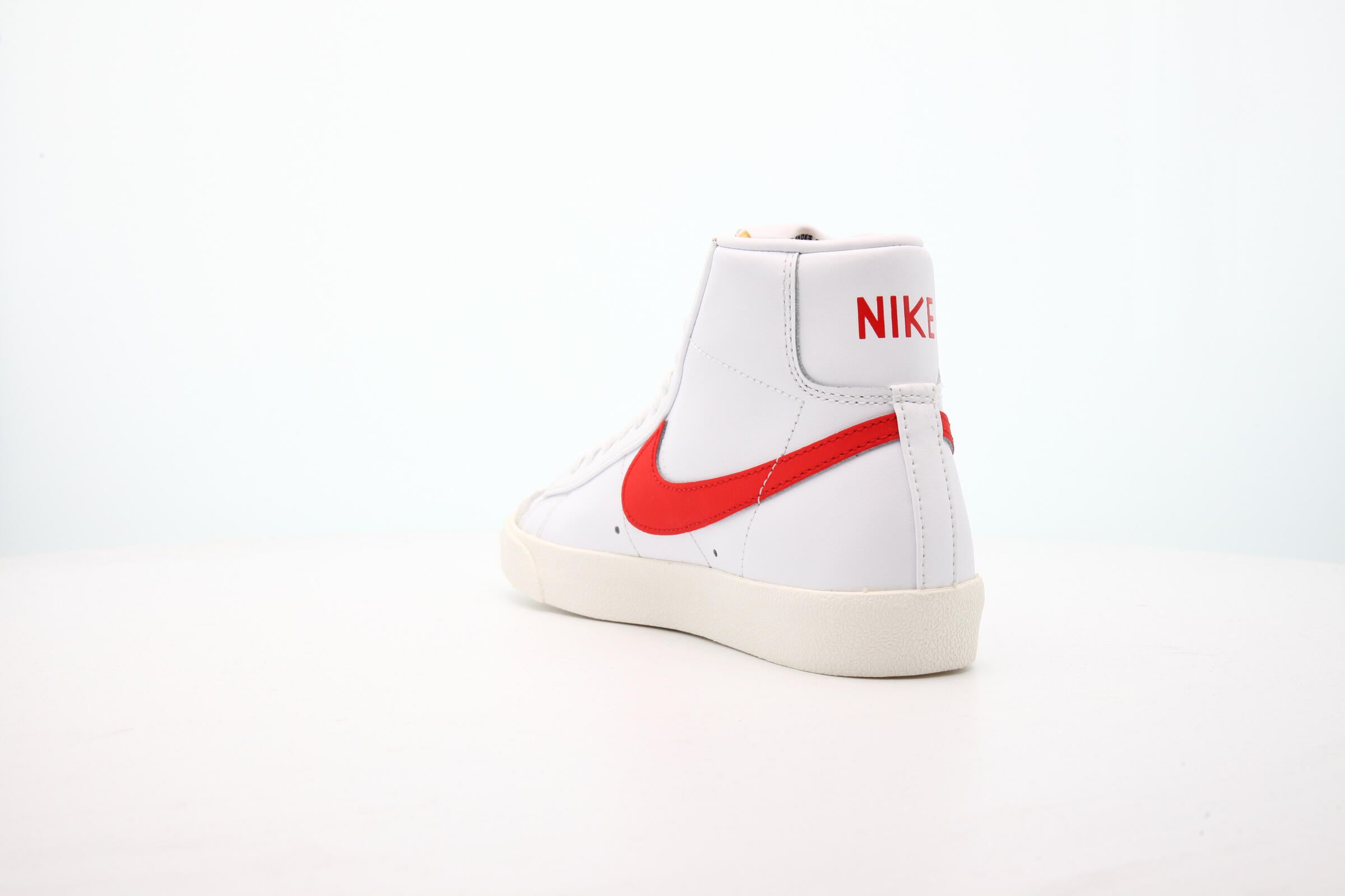 Nike WMNS BLAZER MID '77 "SUMMIT WHITE"
