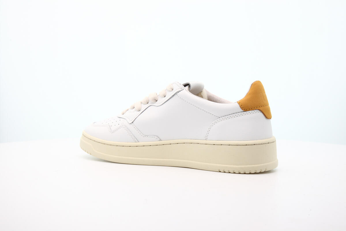 Autry Medalist Low LEAT (Women's) - Image 9