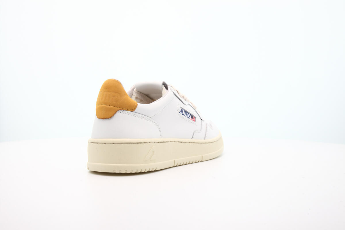 Autry Medalist Low LEAT (Women's) - Image 12