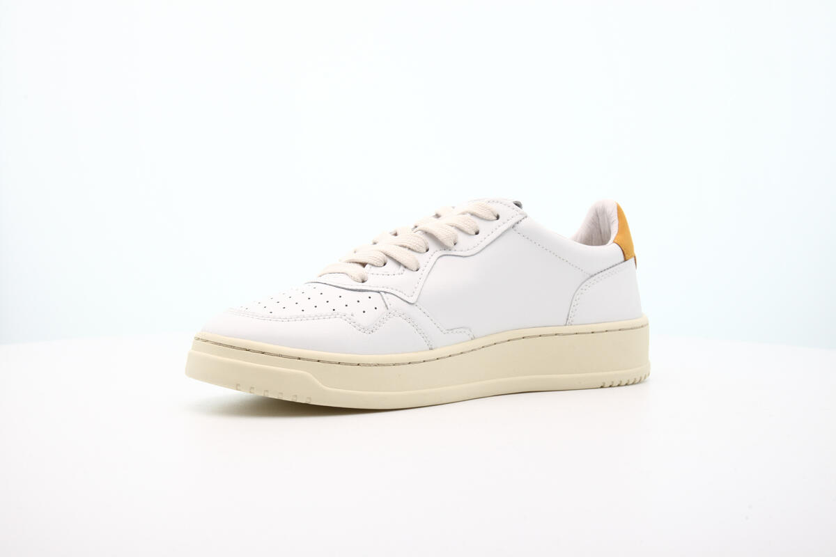 Autry Medalist Low LEAT (Women's) - Image 7