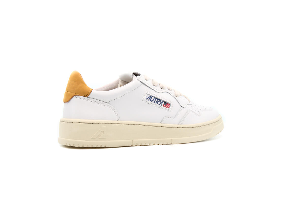 Autry Medalist Low LEAT (Women's) - Image 13