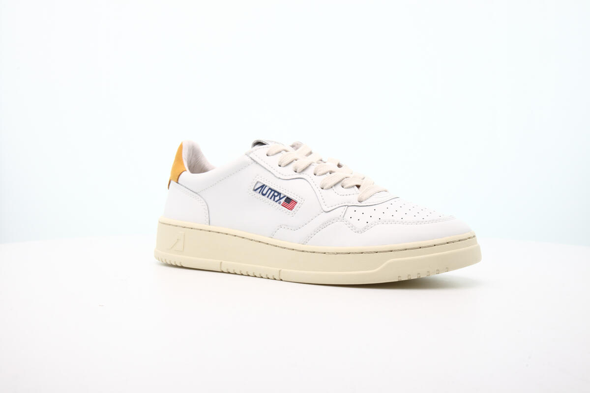 Autry Medalist Low LEAT (Women's) - Image 3