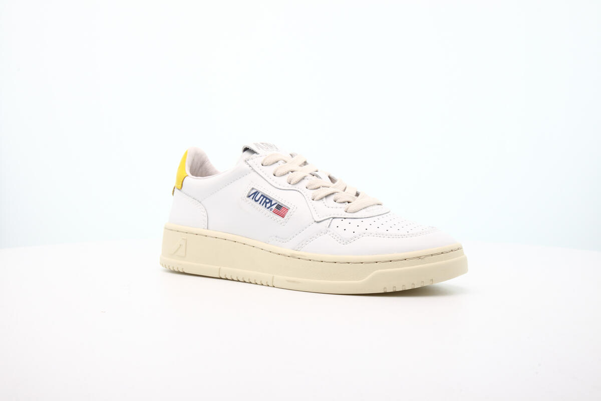 Autry Medalist Low Yellow (Women's) - Image 3