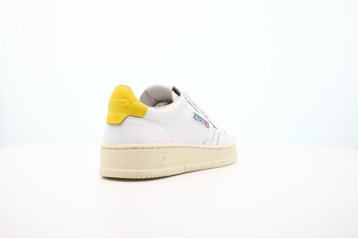 Autry Medalist Low Yellow (Women's) - Image 12