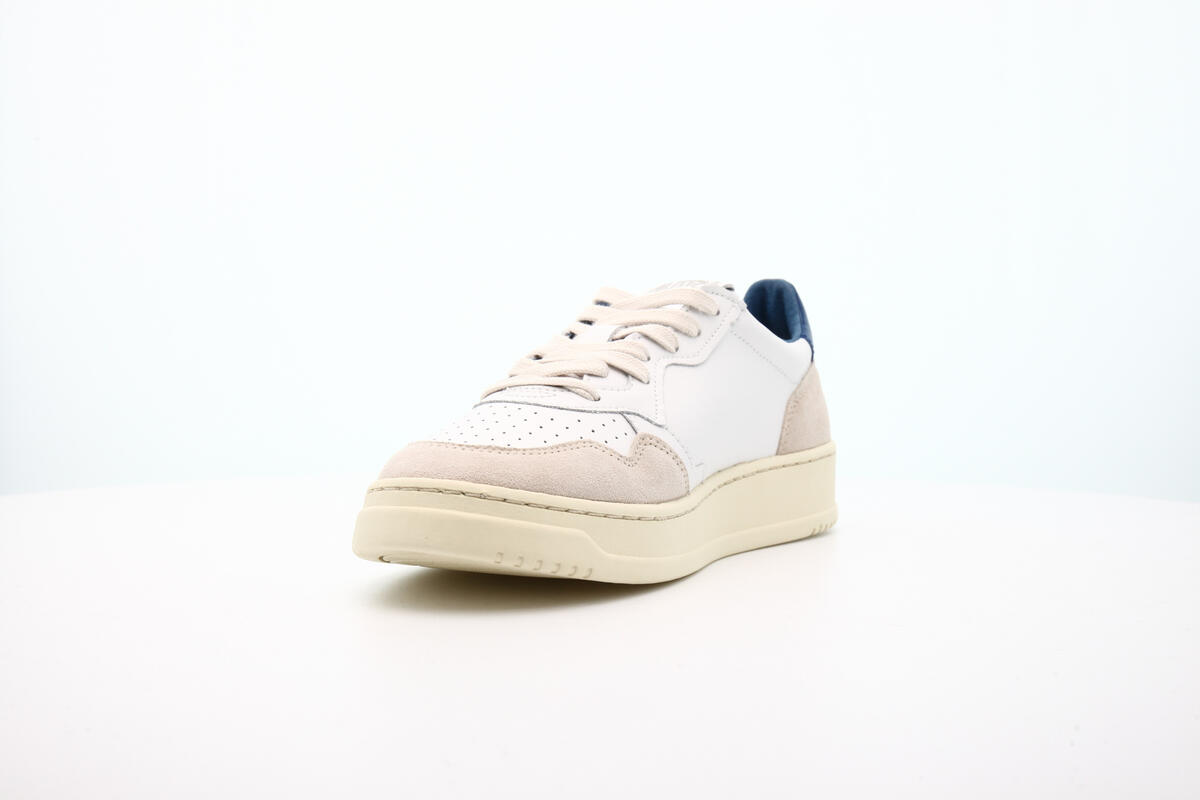 Autry Medalist Low 'Leat Blue' - Image 6