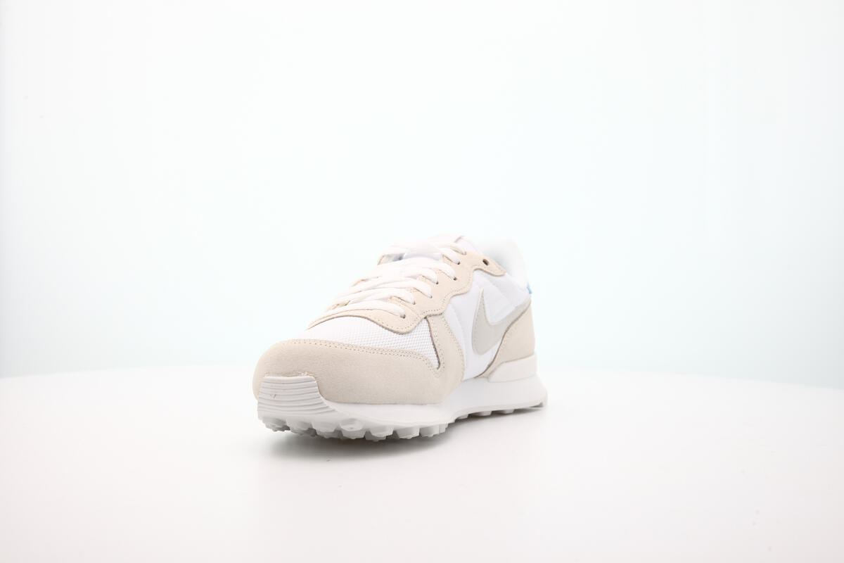 nike womens internationalist white