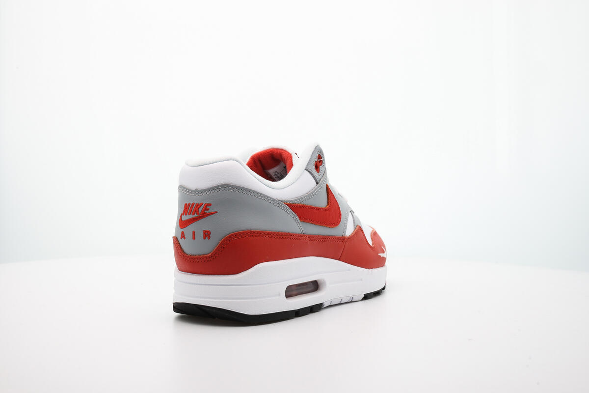 Nike AIR MAX 1 LV8 