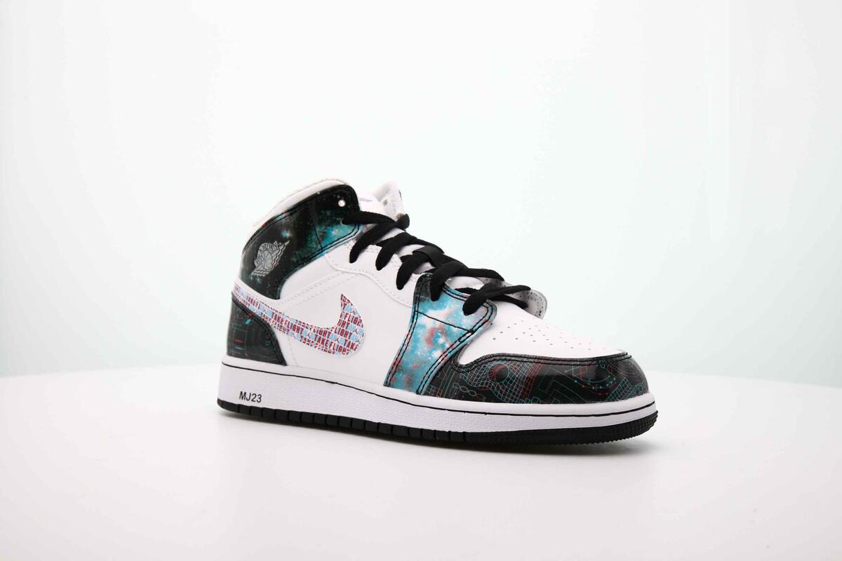 Air Jordan 1 MID SE (GS) White - Image 3