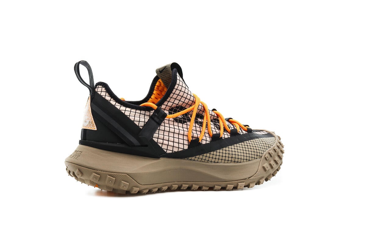 nike acg mountain fly fossil stone