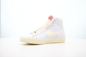 Nike BLAZER MID '77 VNTG EMB "POPCORN"