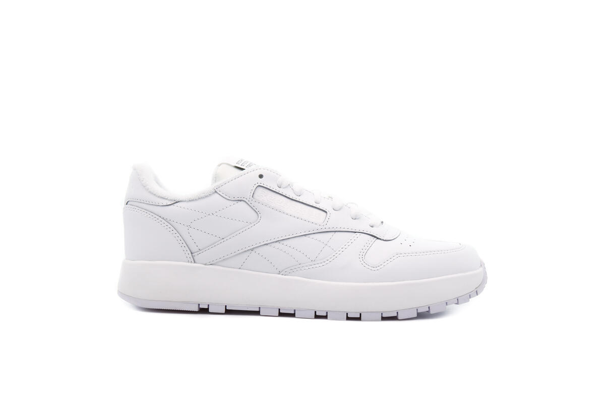 Maison Margiela Classic Leather Tabi Mens Lifestyle Shoe - White - Image 17