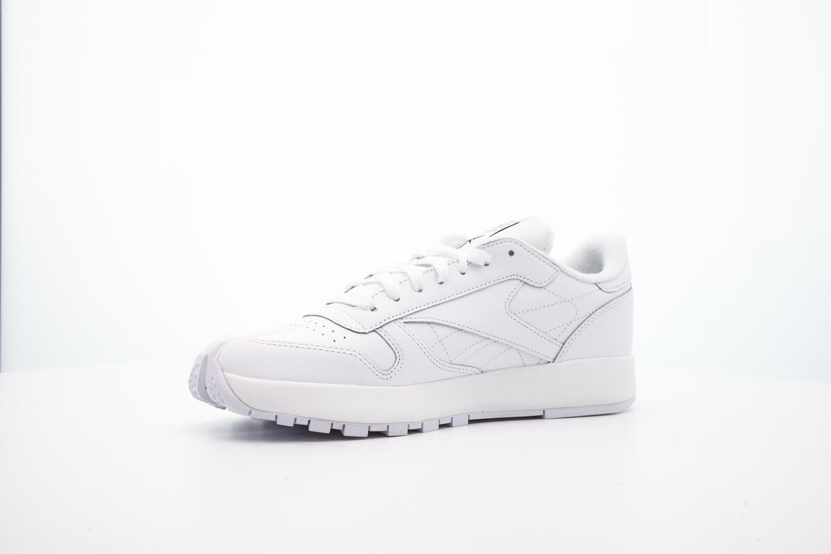 Maison Margiela Classic Leather Tabi Mens Lifestyle Shoe - White - Image 22