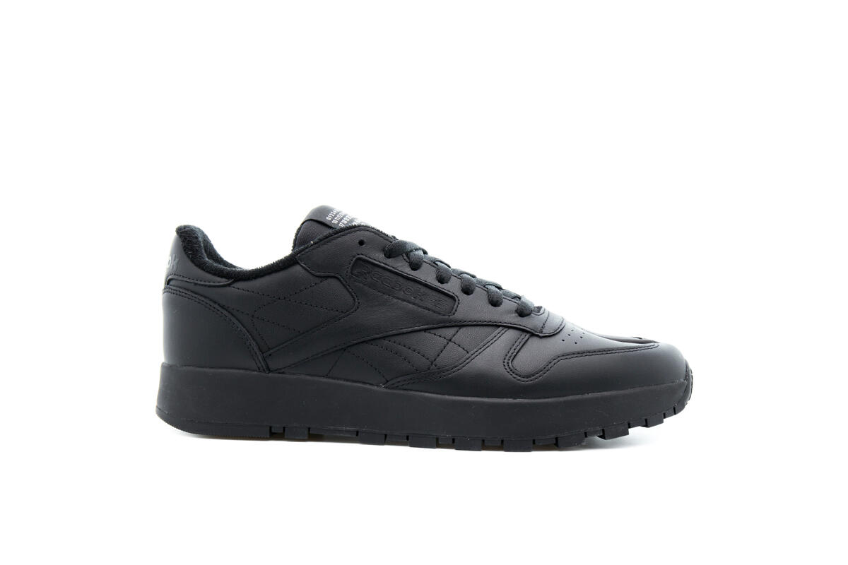 Maison Margiela Classic Leather Tabi Mens Lifestyle Shoe - Black - Image 17