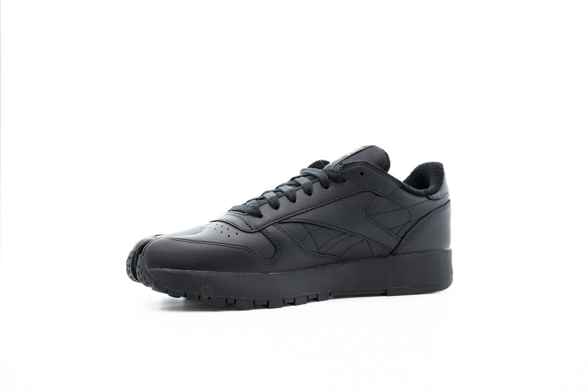 Maison Margiela Classic Leather Tabi Mens Lifestyle Shoe - Black - Image 22