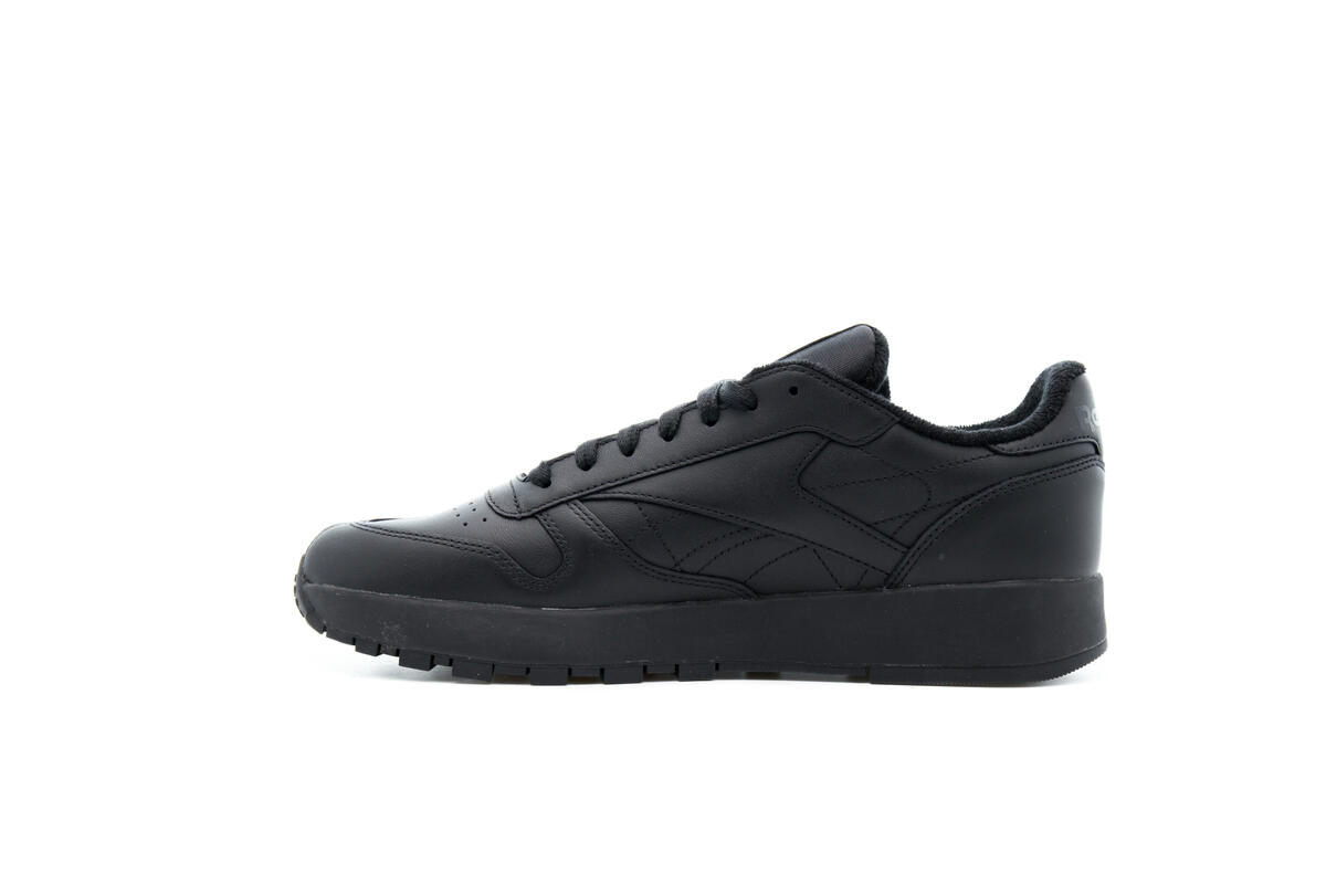 Maison Margiela Classic Leather Tabi Mens Lifestyle Shoe - Black - Image 23