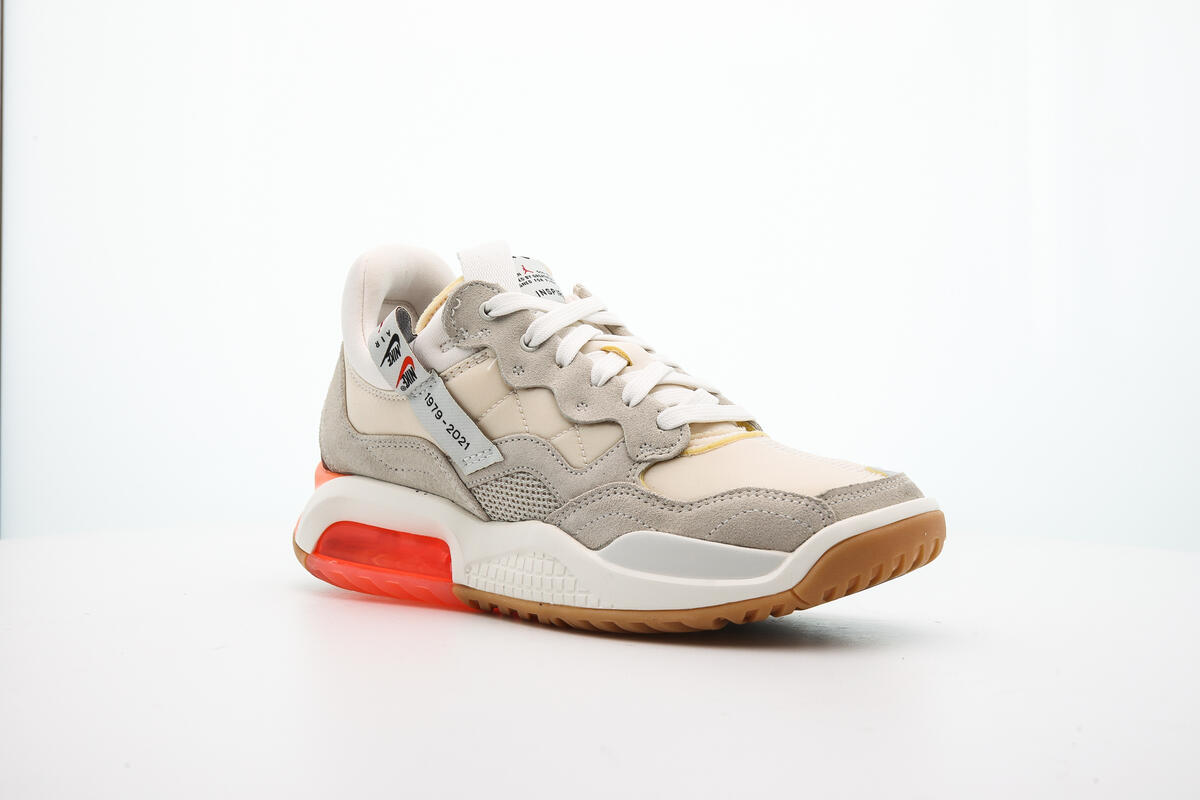 Air Jordan WMNS MA2 'Summit White' - Image 3