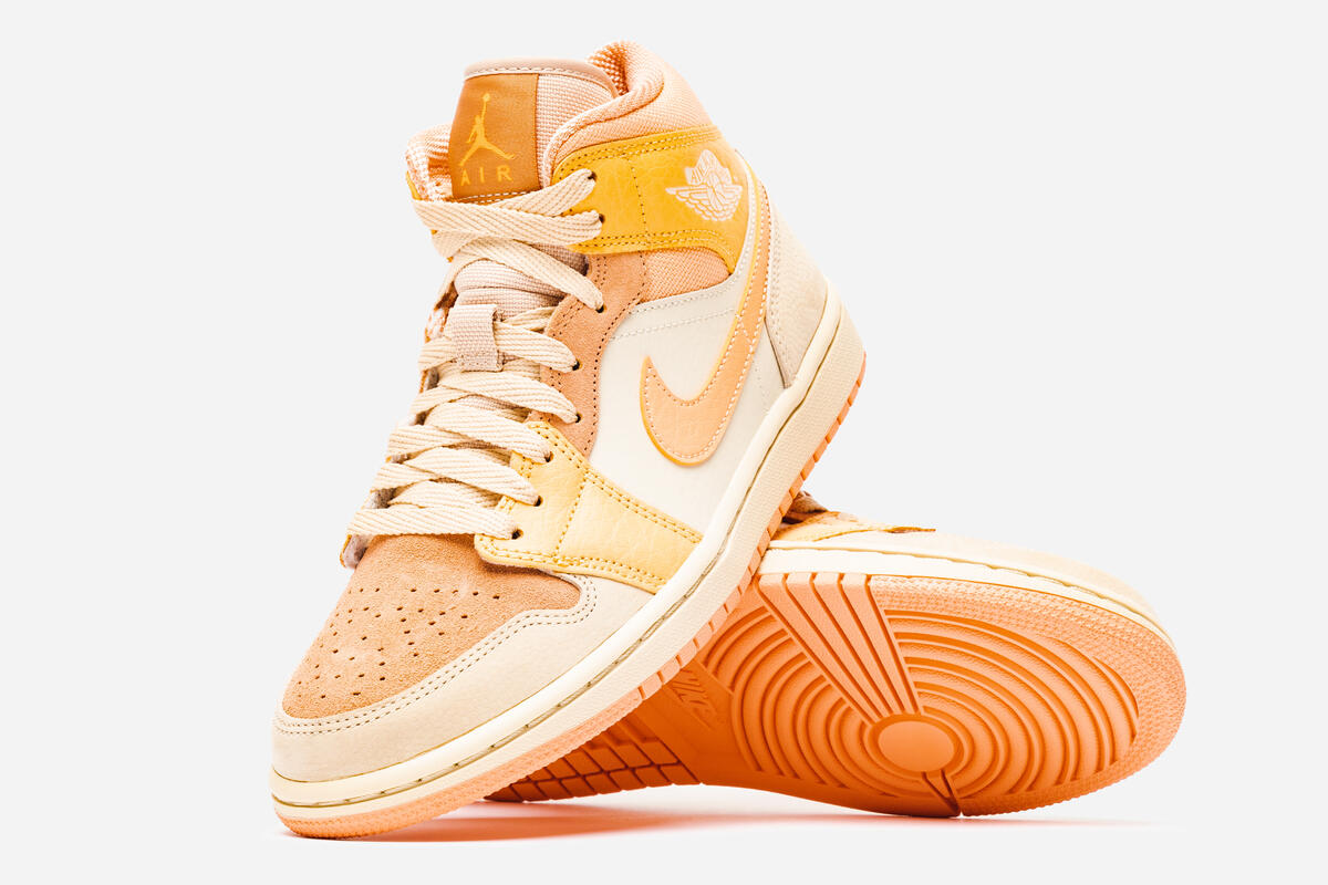 Air Jordan 1 Mid 'Atomic Orange' (Women's) - Image 23