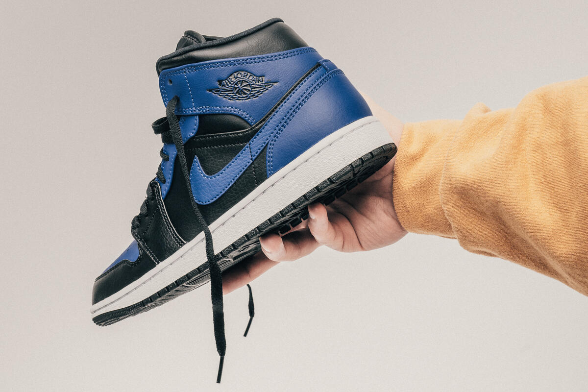 Air Jordan 1 Mid 'Hyper Royal' - Image 20