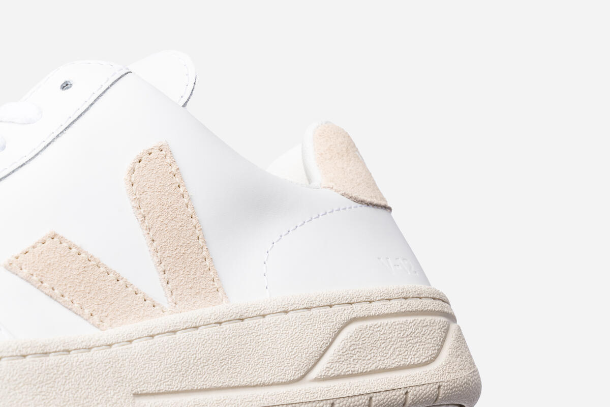 Veja V-10 "WHITE_PETALE_BLACK" (Women's) - Image 14