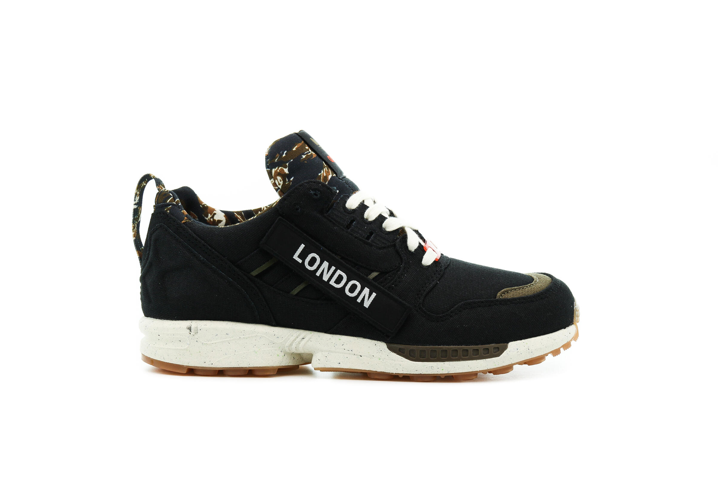 adidas Originals ZX8000 OUT THERE "BLACK"