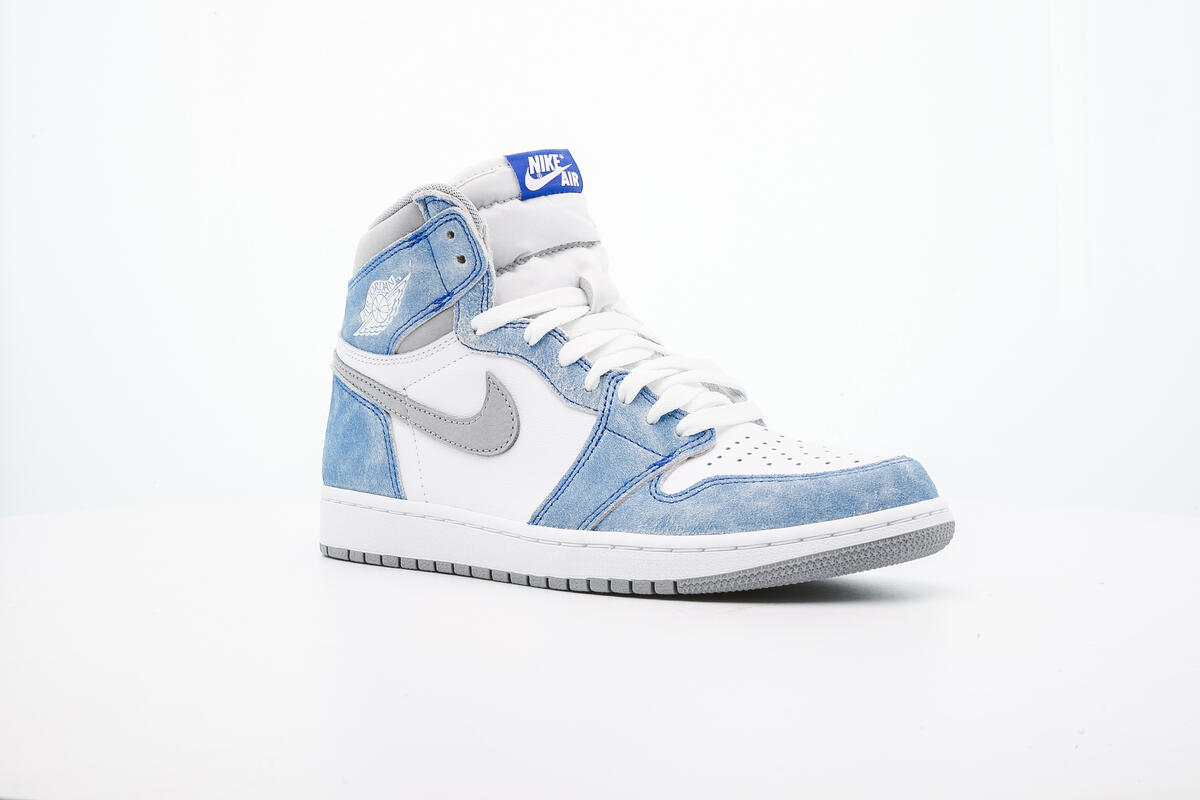 Air Jordan 1 High 'Hyper Royal' - Image 12