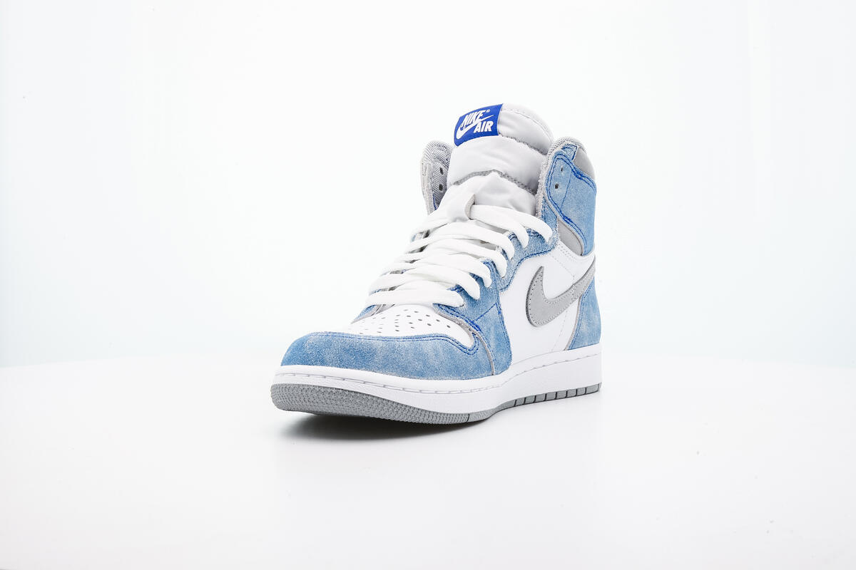 Air Jordan 1 High 'Hyper Royal' - Image 15