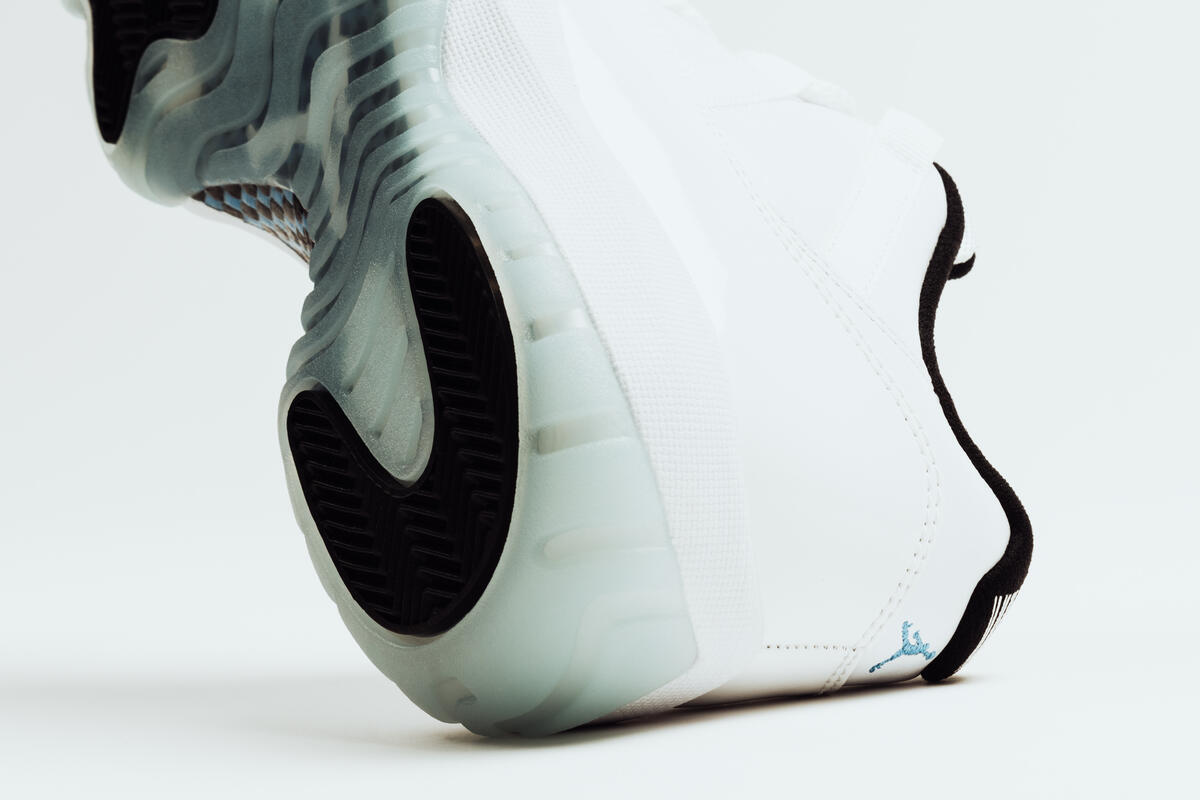 Air Jordan 11 Retro Low 'Legend Blue' - Image 25