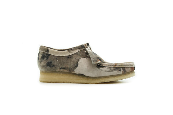 clarks on feet