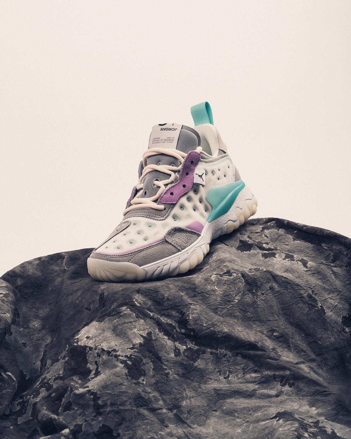 Air Jordan Delta 2 'Platinum Tint' - Image 14