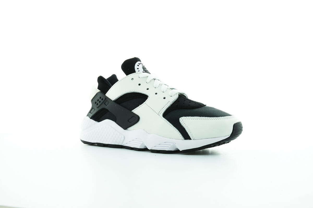 Nike Air Huarache Black / White - Image 21