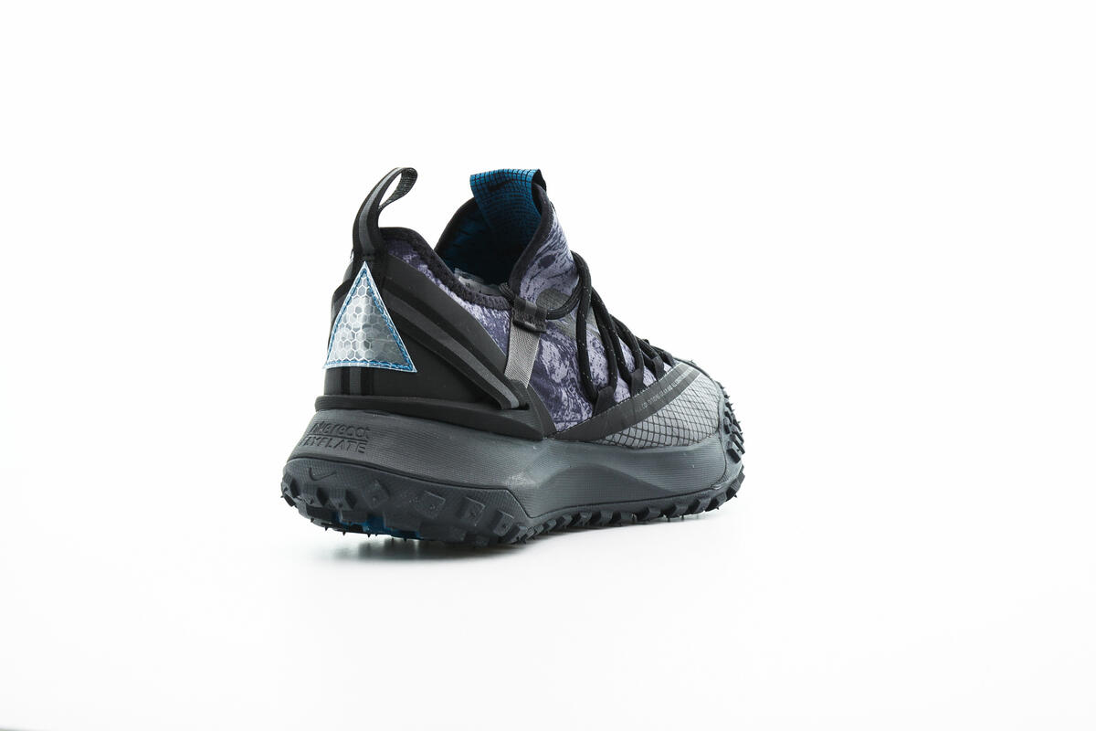 acg mountain fly low black green abyss