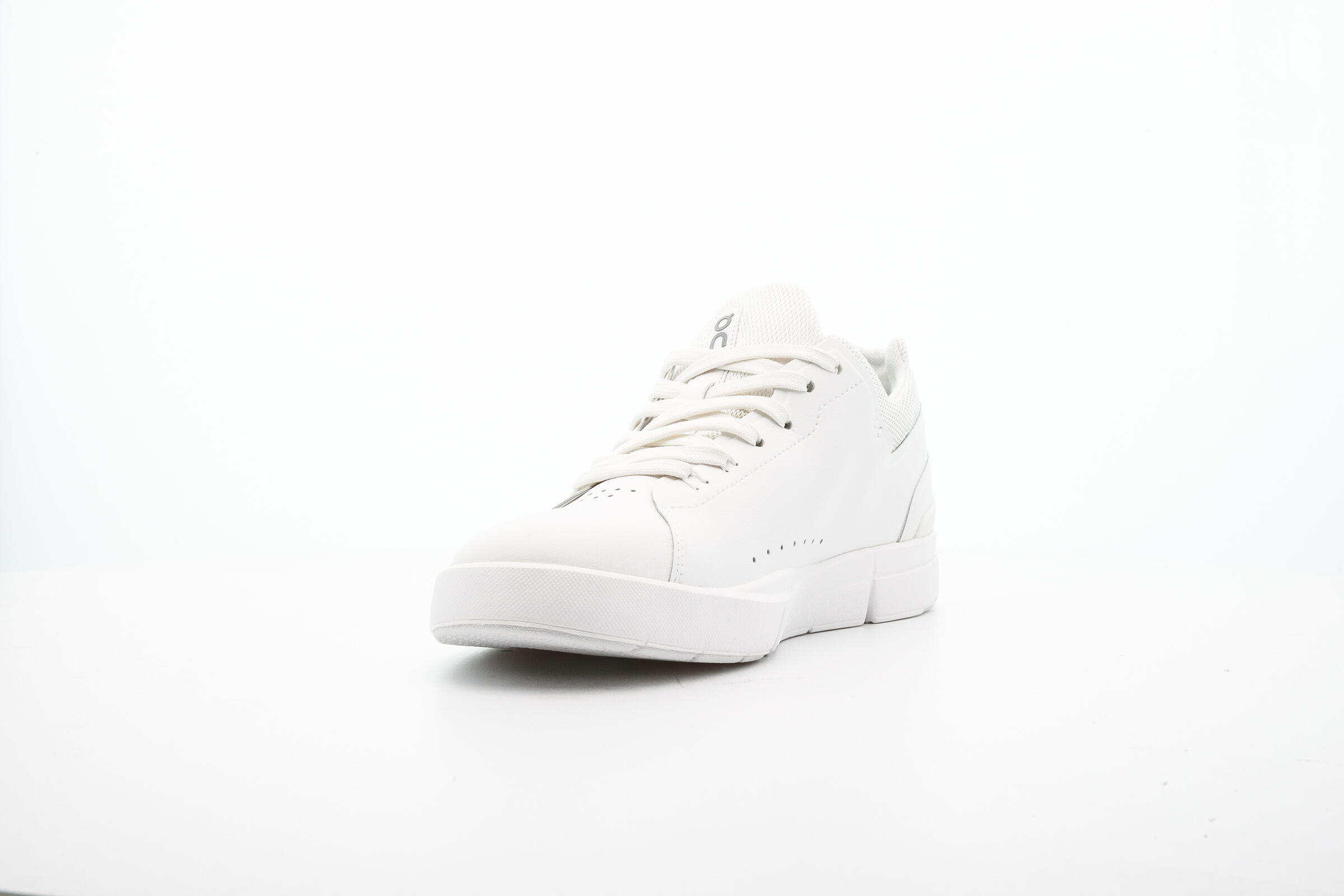 ON Running WMNS THE ROGER ADVANTAGE "ALL WHITE"