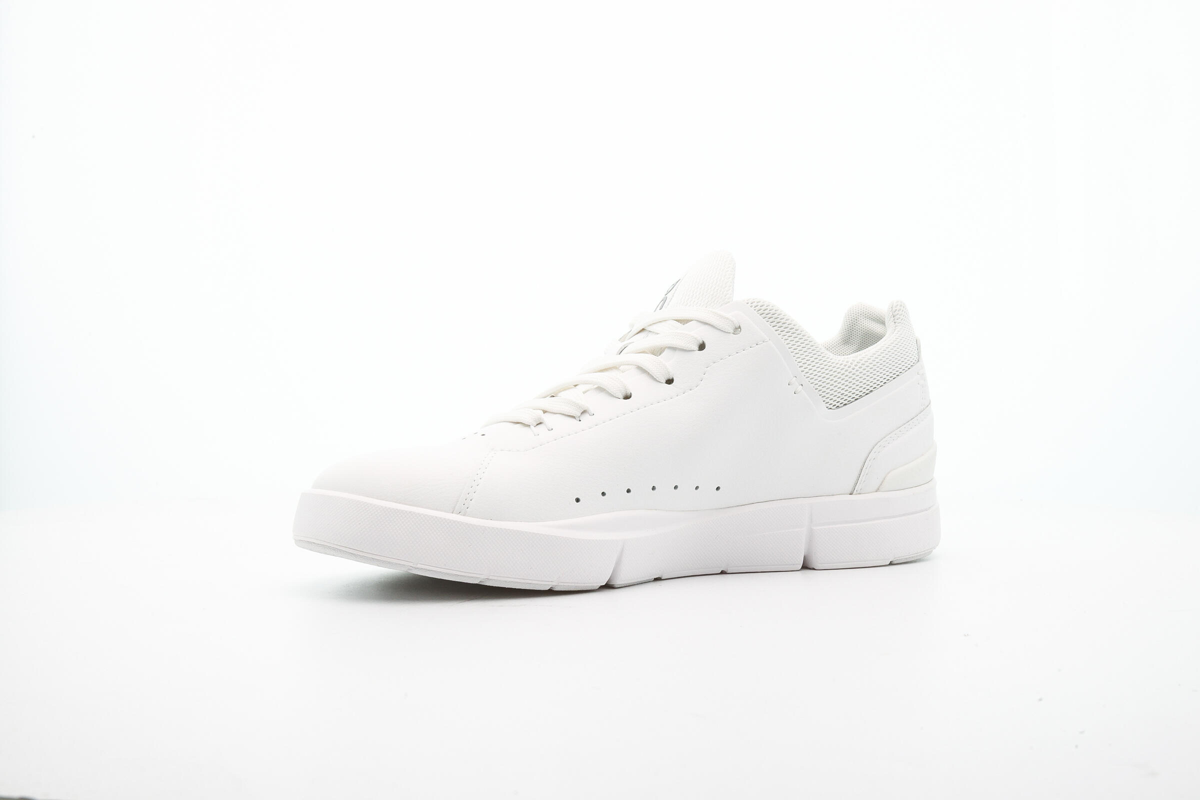 ON Running WMNS THE ROGER ADVANTAGE "ALL WHITE"