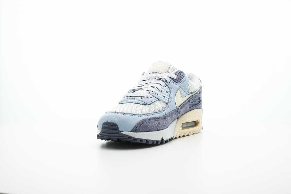 Nike Air Max 90 'Pure Platinum' - Image 17