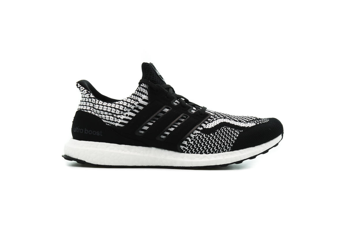 Adidas UltraBoost 5.0 DNA Oreo - Image 9