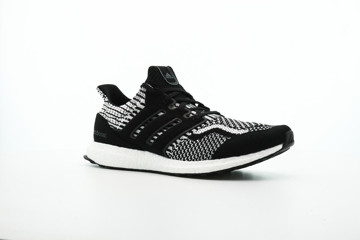Adidas UltraBoost 5.0 DNA Oreo - Image 10