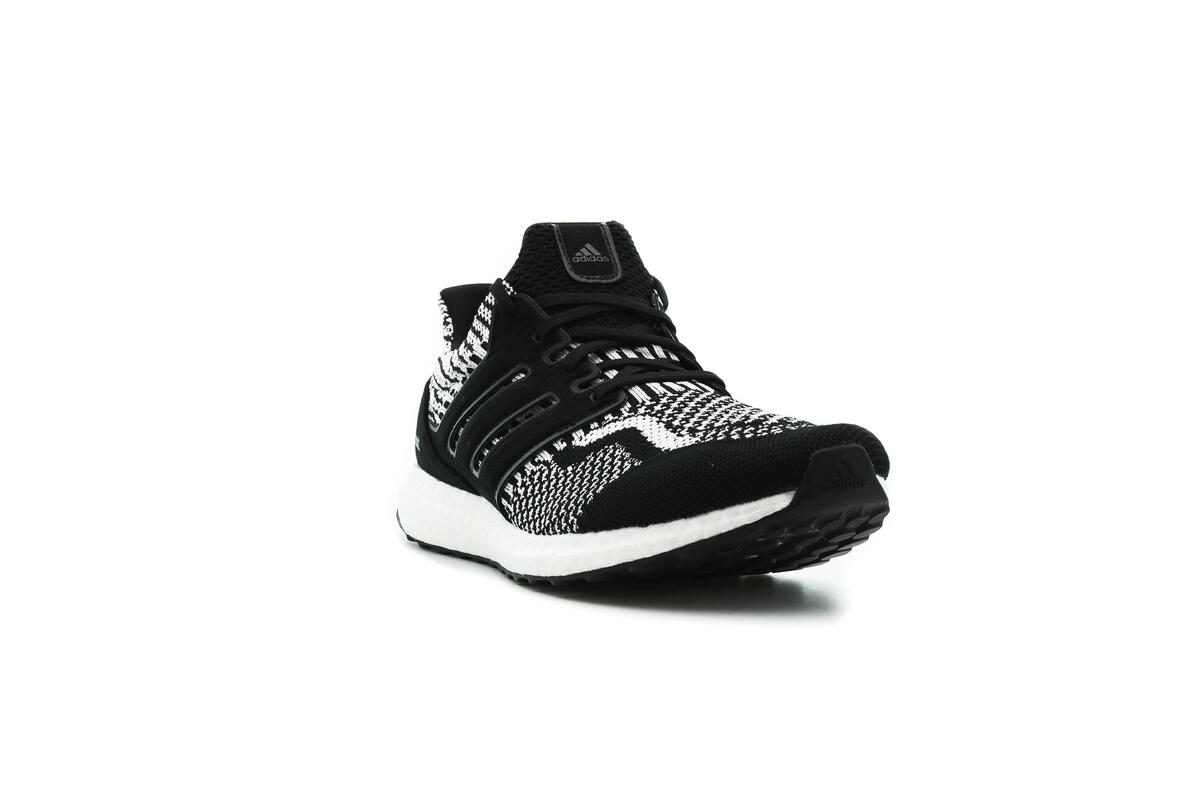 Adidas UltraBoost 5.0 DNA Oreo - Image 11