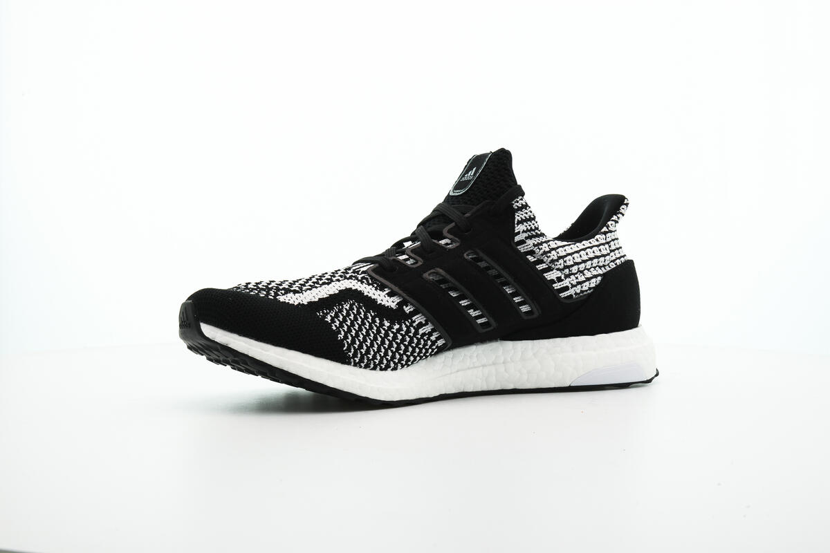 Adidas UltraBoost 5.0 DNA Oreo - Image 14