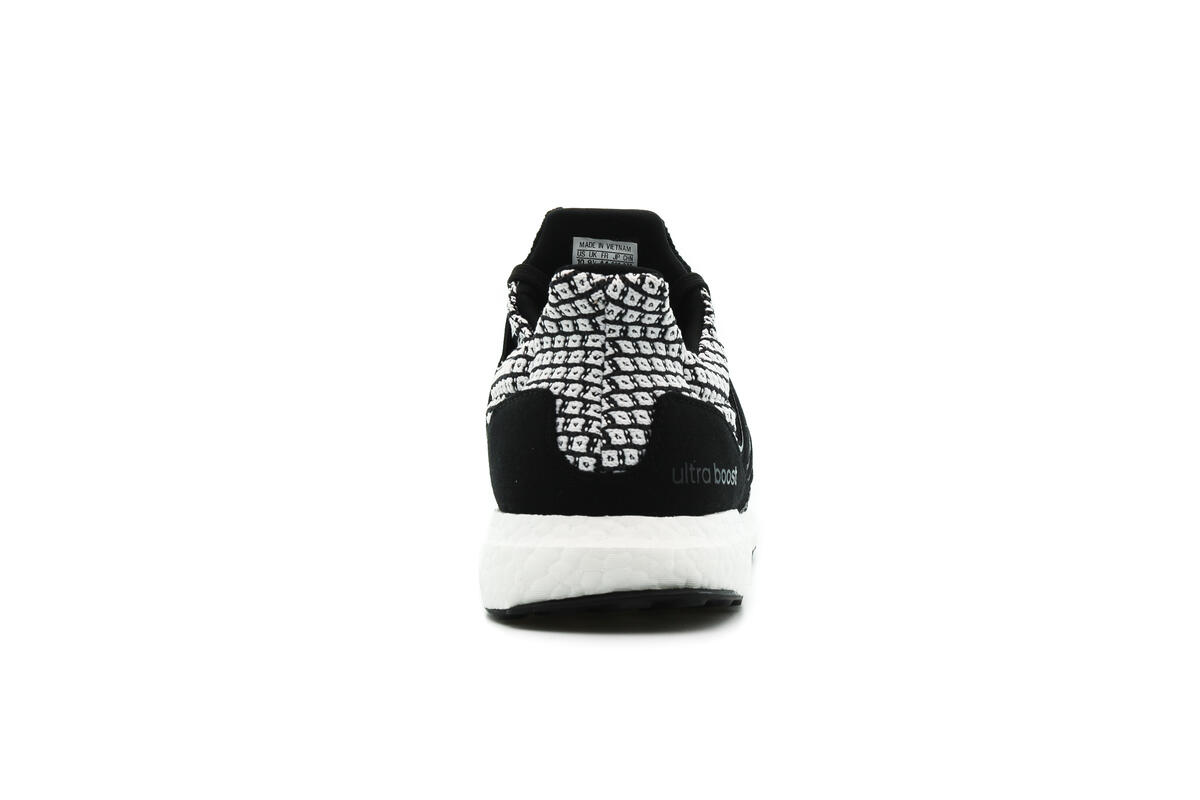 Adidas UltraBoost 5.0 DNA Oreo - Image 18