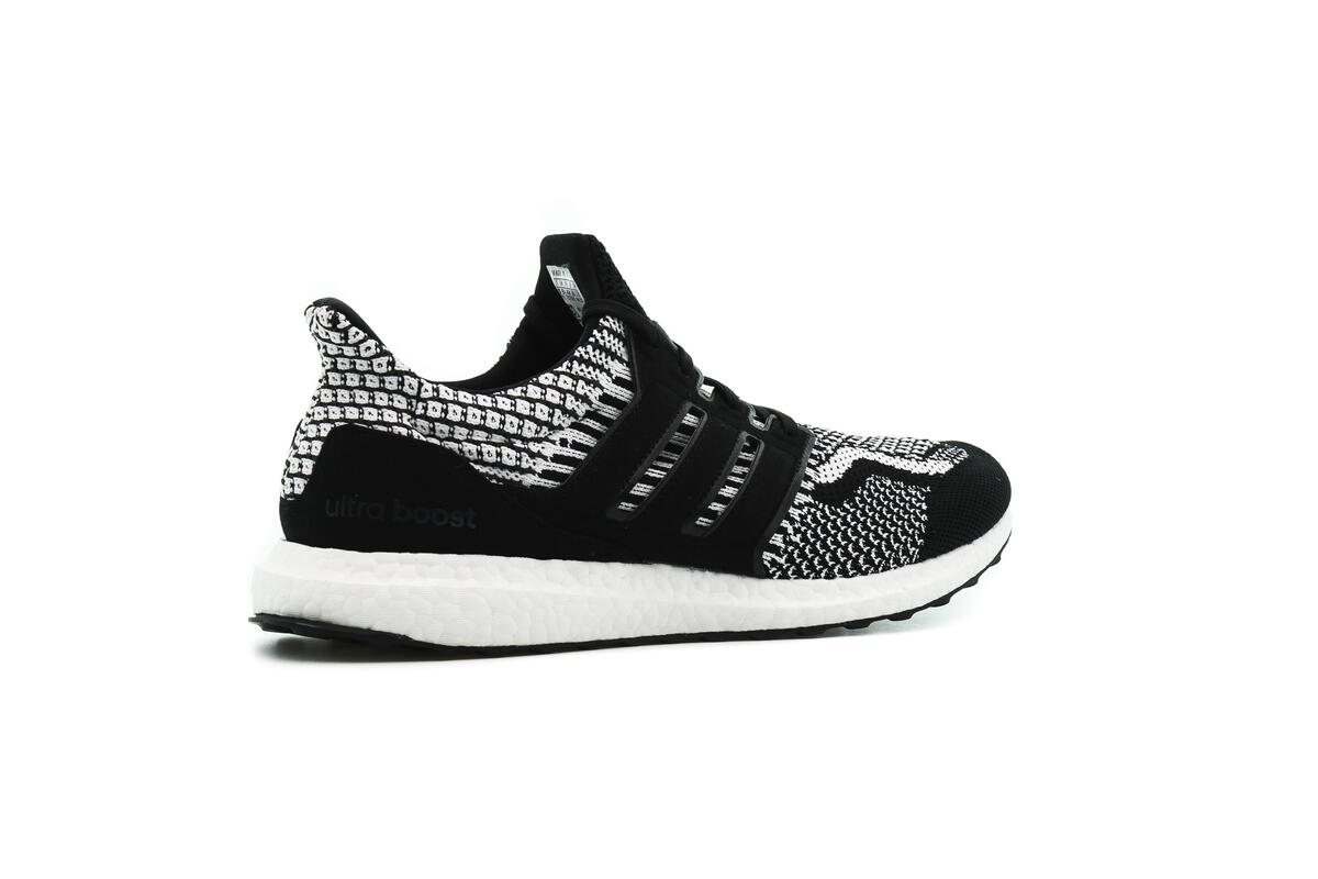 Adidas UltraBoost 5.0 DNA Oreo - Image 20
