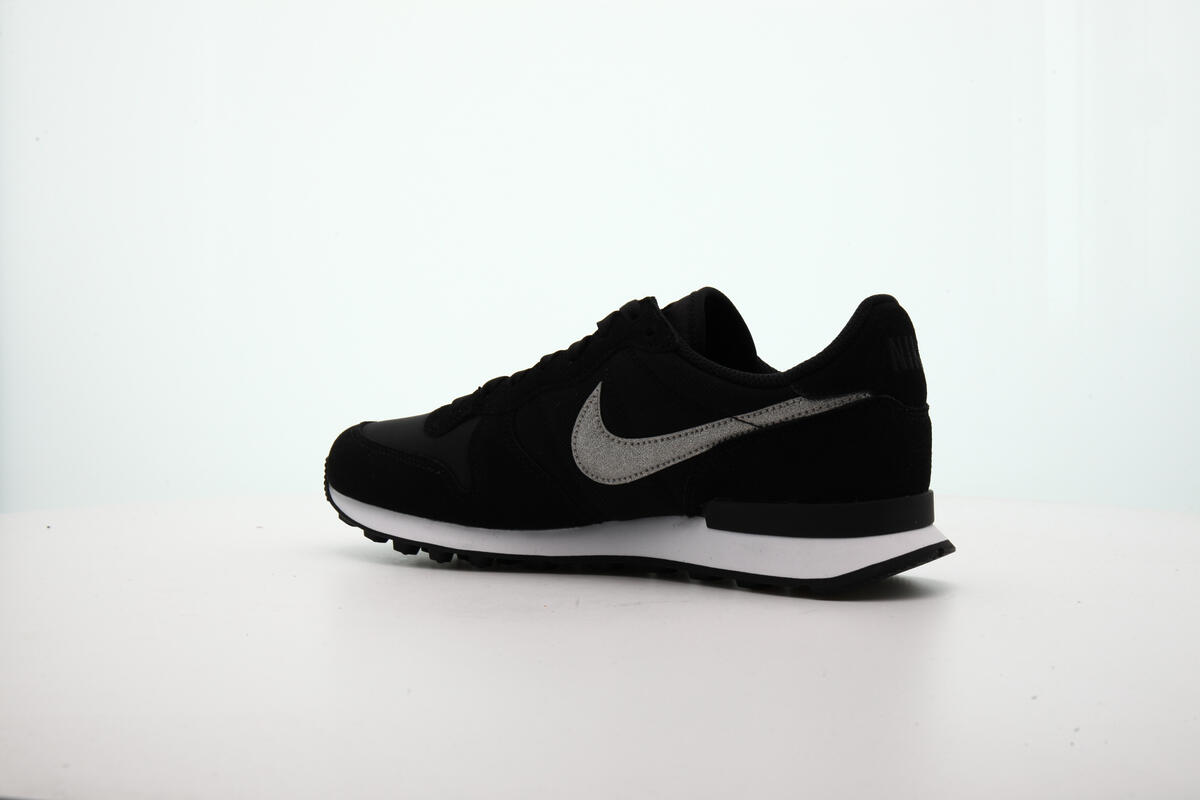 Nike Internationalist (Women's) - Image 15