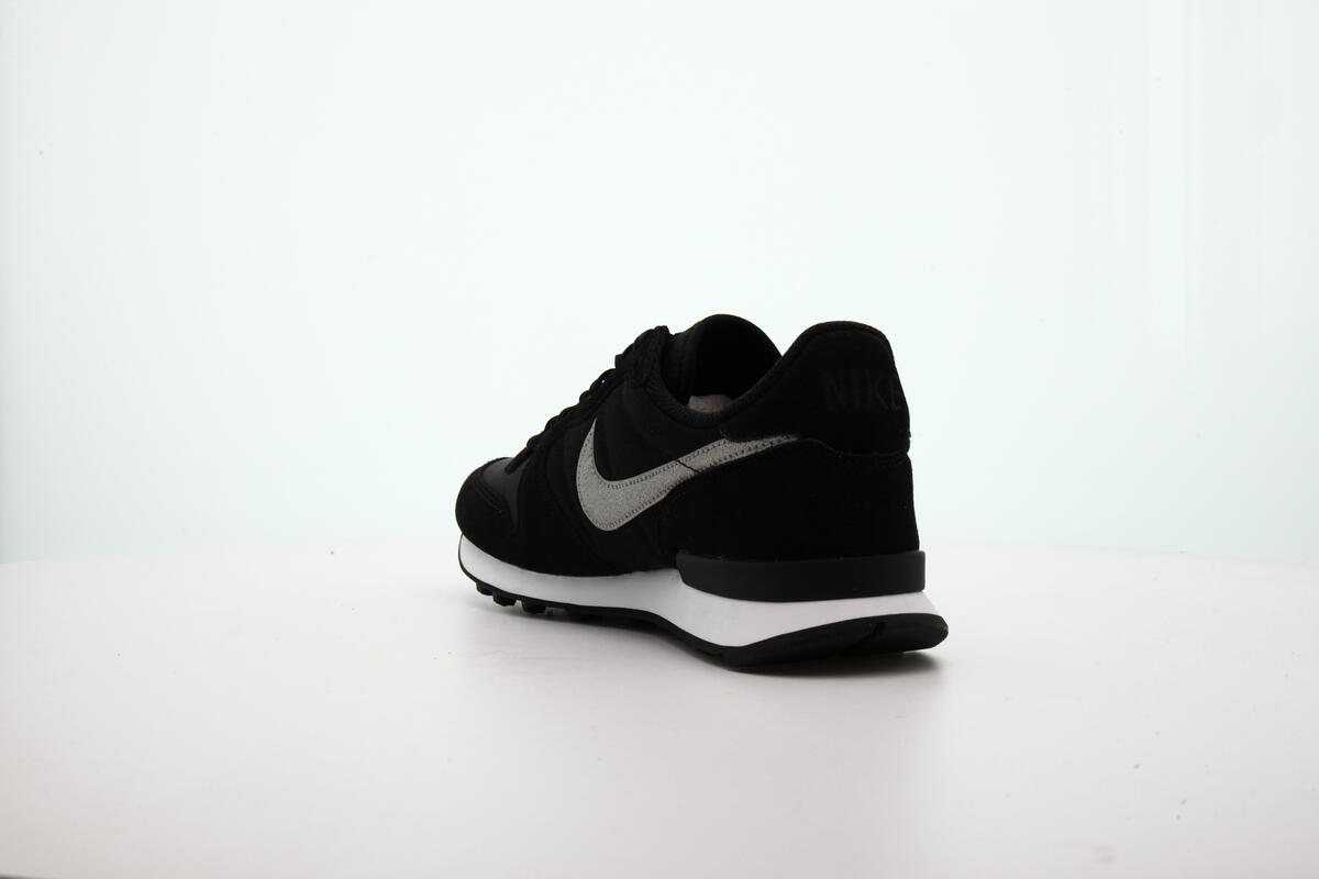 Nike Internationalist (Women's) - Image 16